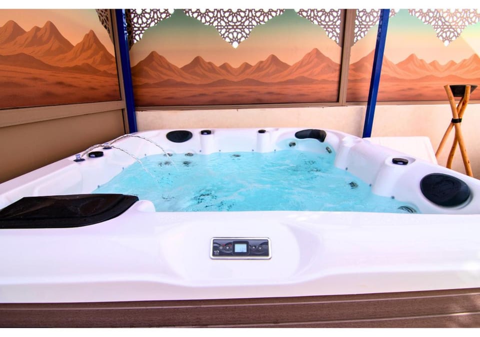 Hot Tub, Spa and wellness centre/facilities
