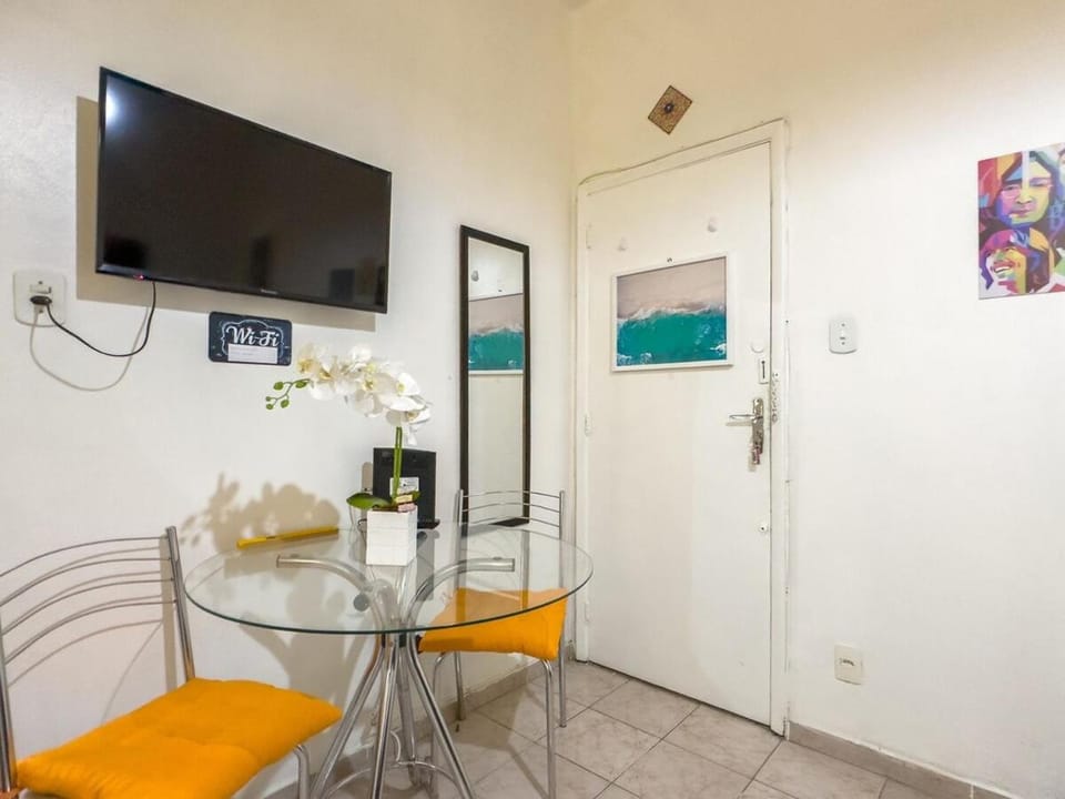Silencioso e Central 300m da Praia de Copacabana Apartment in Rio de Janeiro