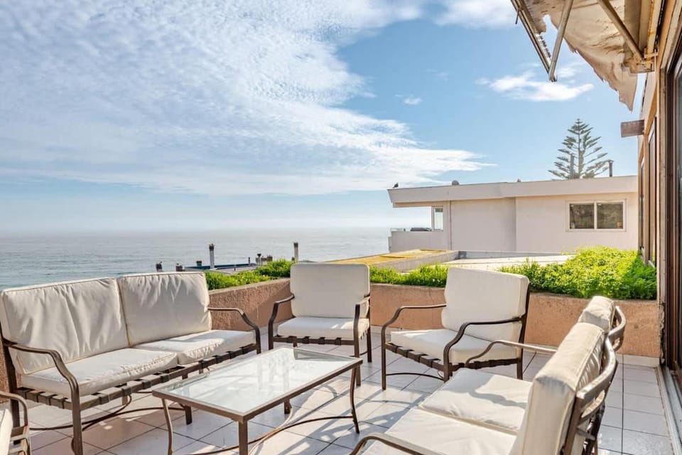Spacious ocean view apt - 3 min walk Apartment in Vina del Mar