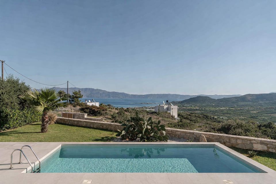 Mountain view, Pool view, Sea view, Swimming pool