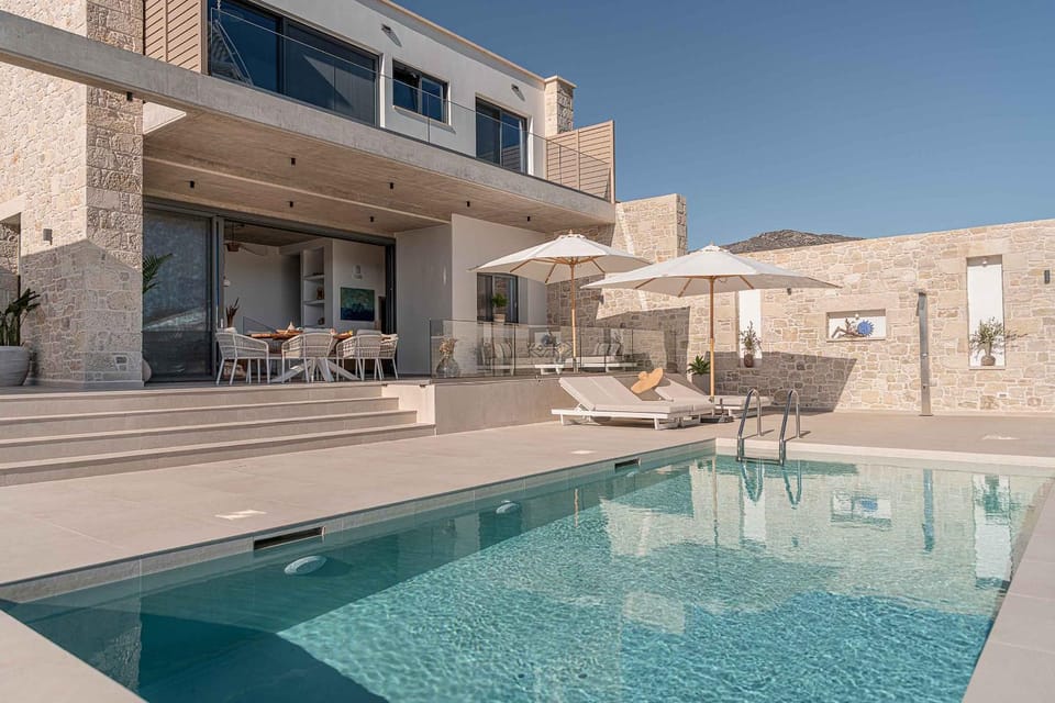 Day, Swimming pool, sunbed