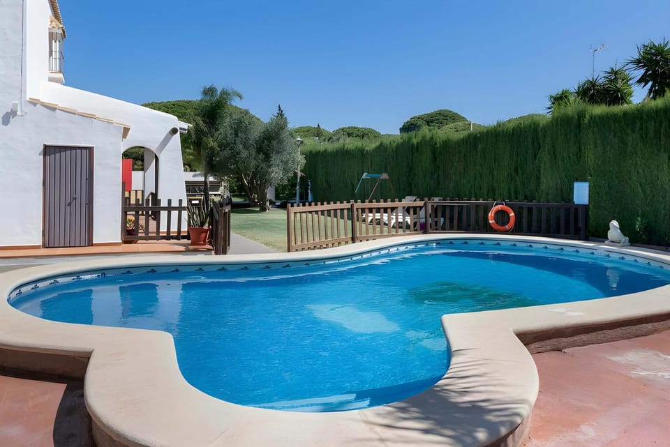 Casa el Pilaito con piscina compartida cerca de la playa House in La Janda