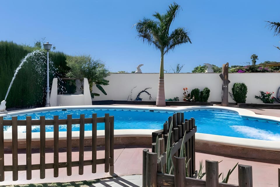 Casa el Pilaito con piscina compartida cerca de la playa House in La Janda