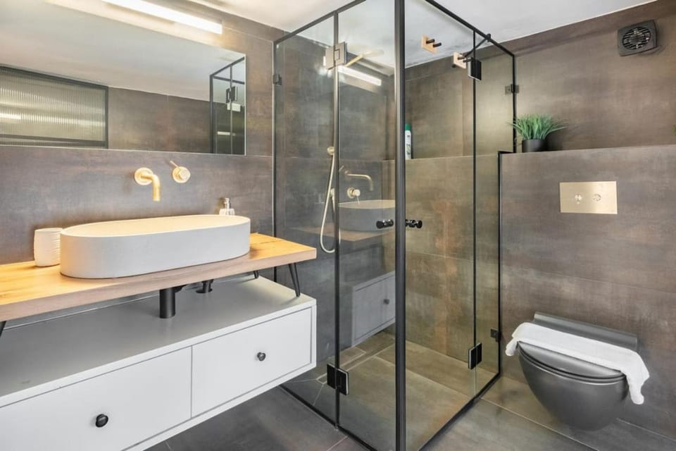 The Cave - Premium Apt - 2BR Washer Netflix TLV Apartment in Tel Aviv-Yafo