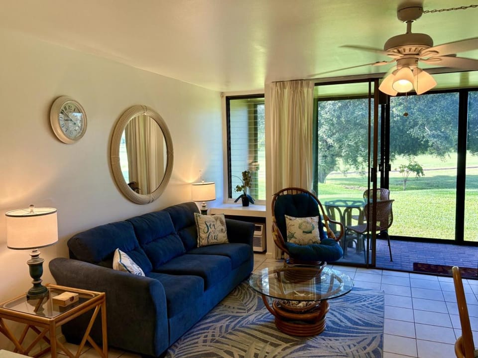 Paradise Green, golf course front near beach House in Kawela Bay