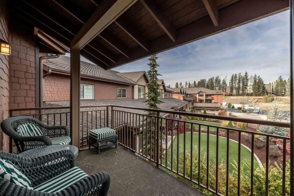 Your Downtown Playpad- Family Condo In Riverstone House in Coeur dAlene
