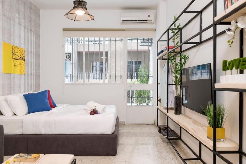 Bed, Decorative detail, air conditioner