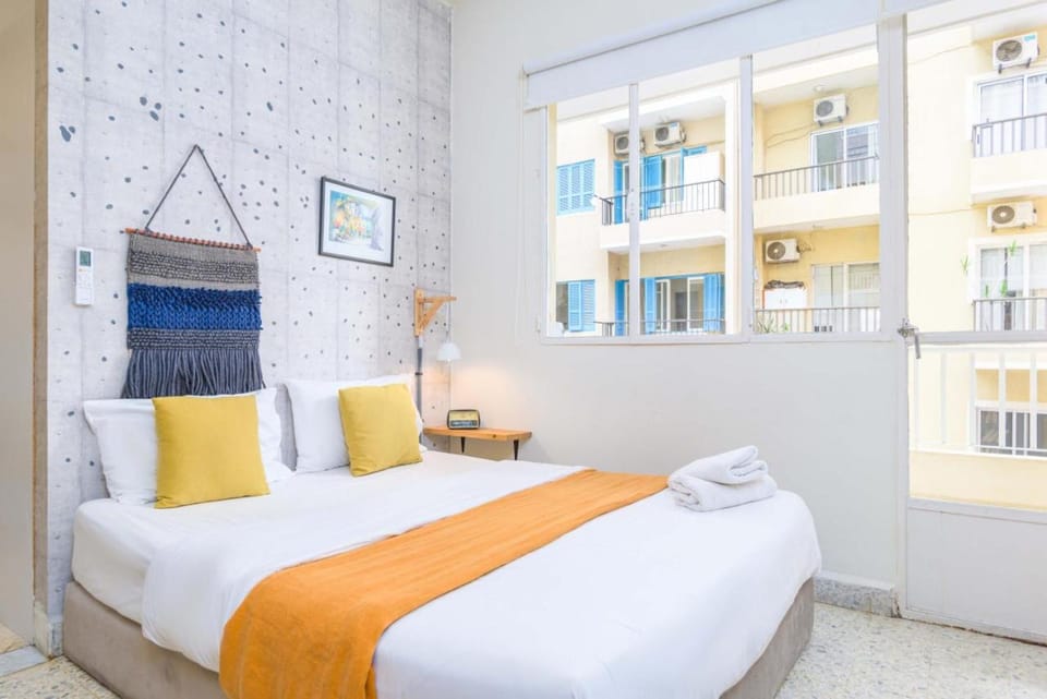 Bed, View (from property/room), Decorative detail, towels