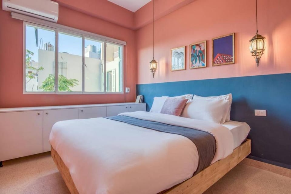 Bed, Bedroom, air conditioner