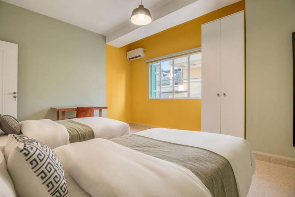 Bed, Bedroom, air conditioner