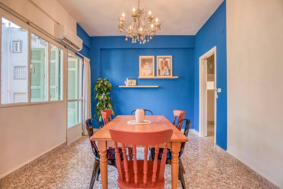 Seating area, Dining area