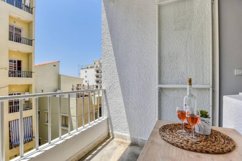 Day, Balcony/Terrace, City view