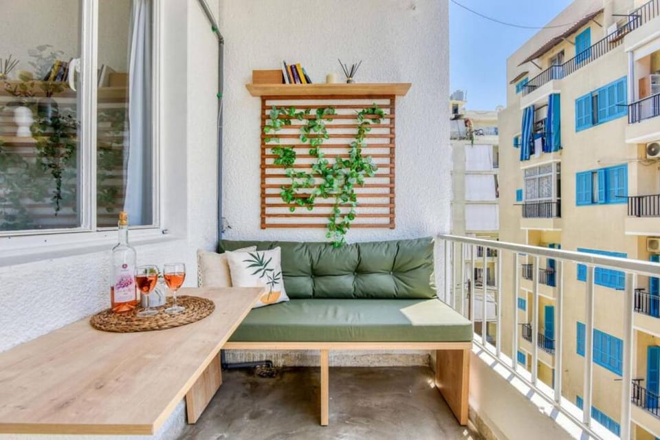 Balcony/Terrace, Seating area, Dining area, City view