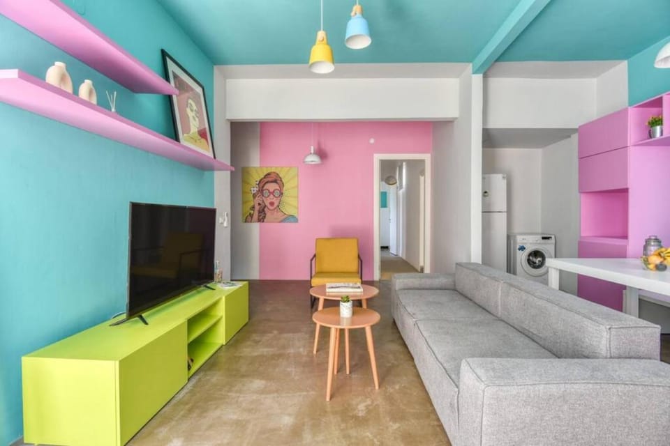 TV and multimedia, Living room, Seating area, washing machine