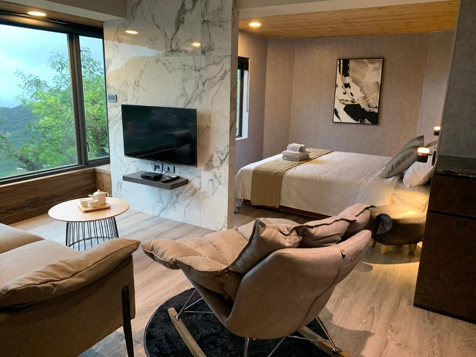 TV and multimedia, Living room, Seating area