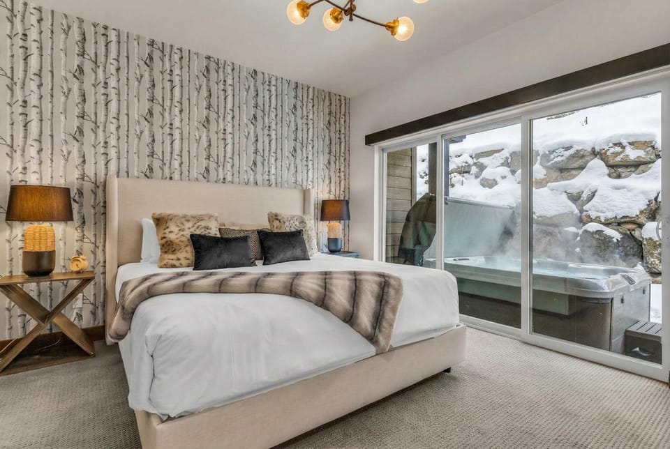 Black Rock Ridge Private Hot Tub & Views House in Wasatch County