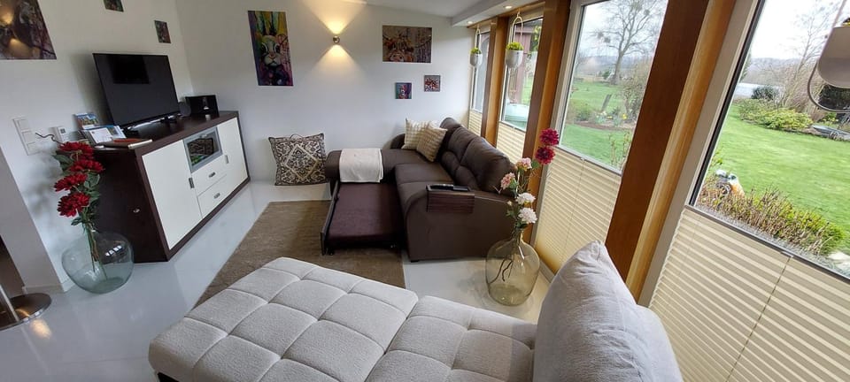 TV and multimedia, Living room, Evening entertainment