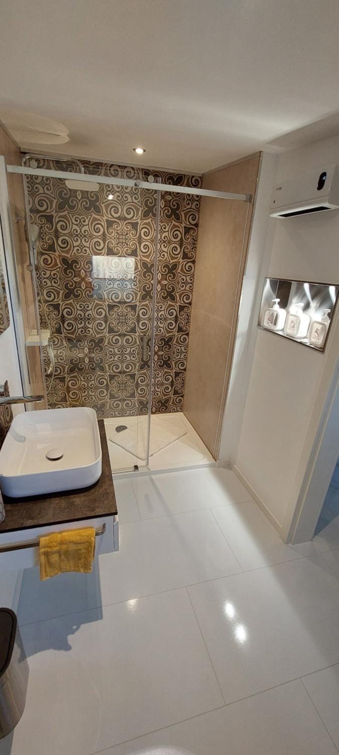 Shower, Bathroom, Photo of the whole room