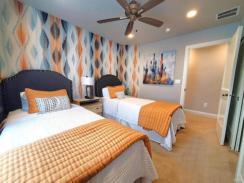 Bed, Photo of the whole room, Bedroom