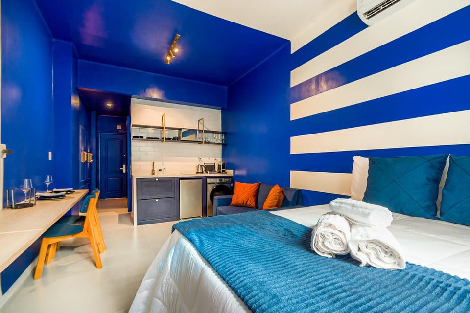 Bed, kitchen