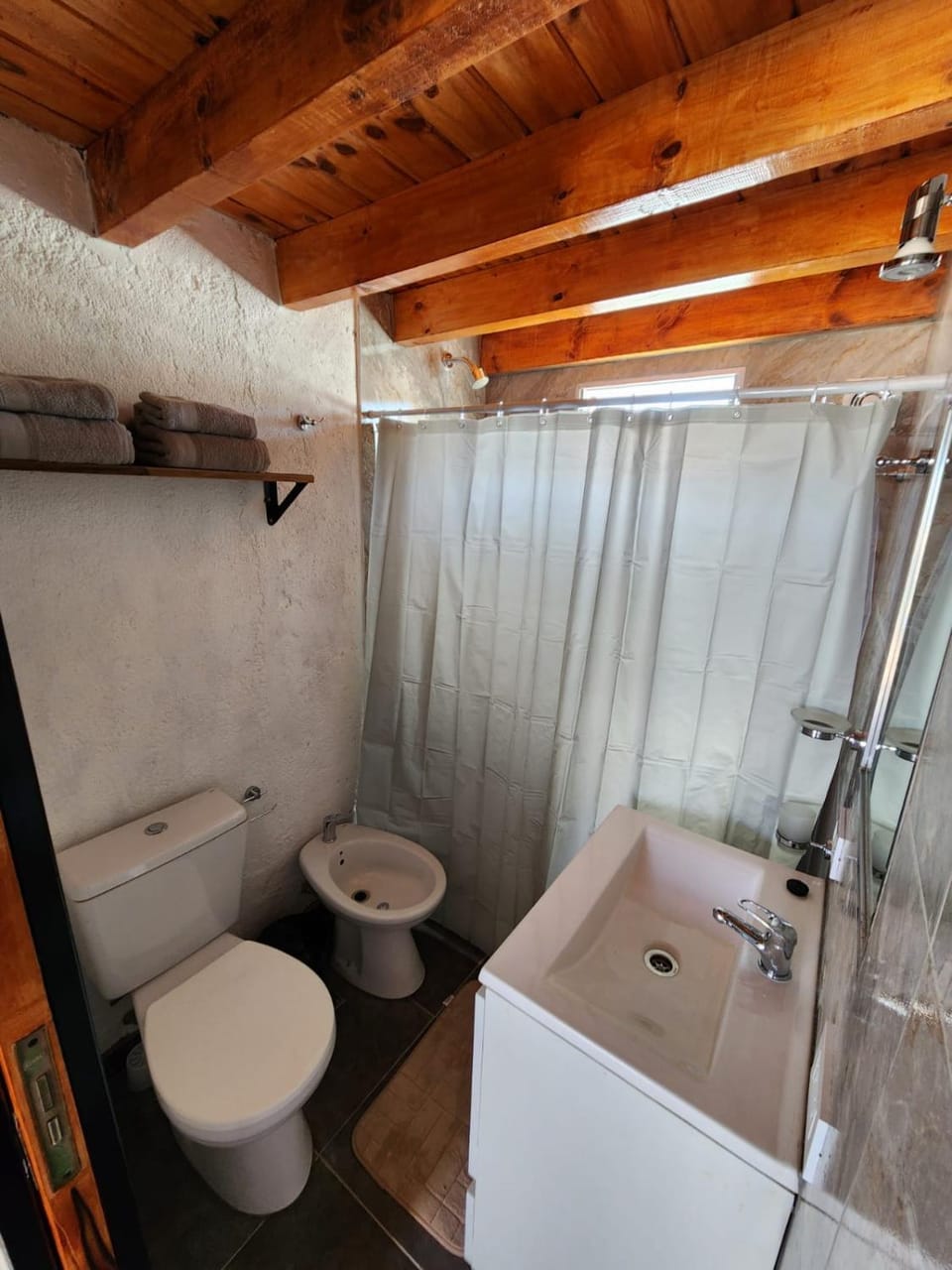 Shower, Bathroom, bidet, towels