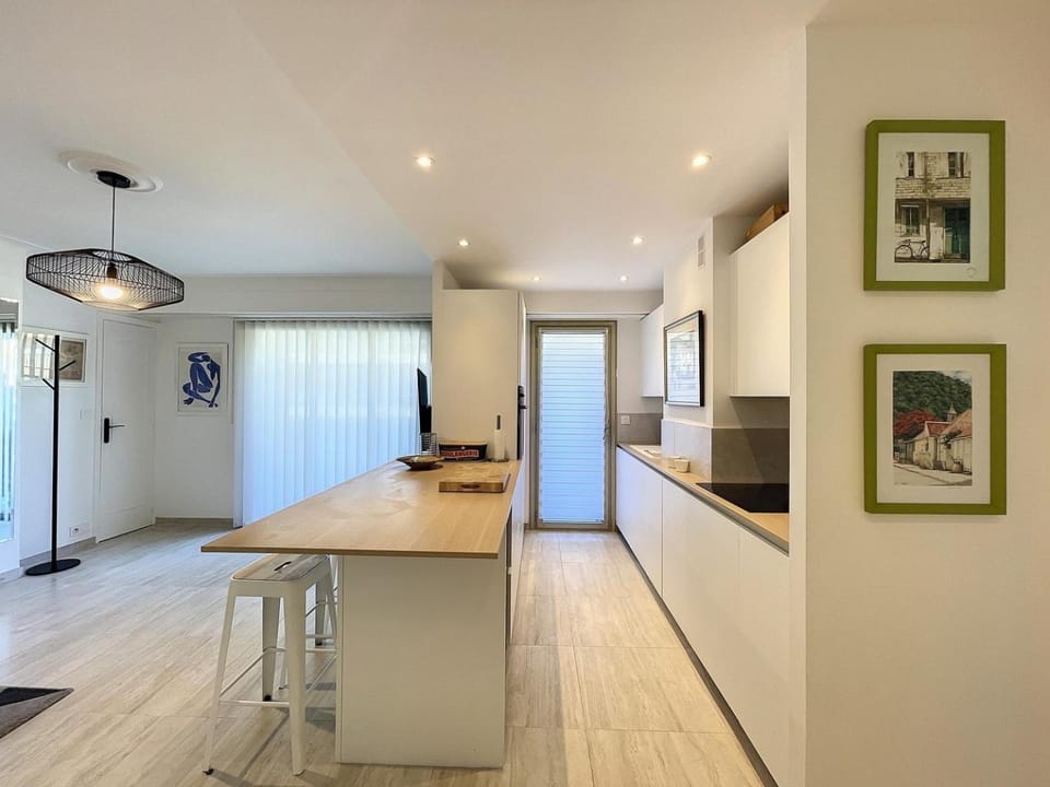 Living room, air conditioner