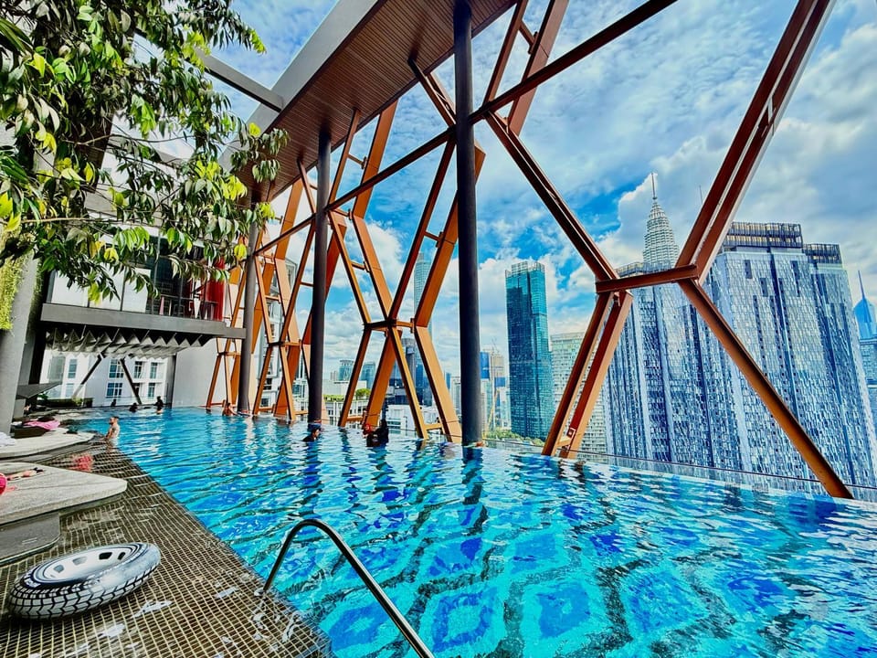 Property building, Day, Bird's eye view, View (from property/room), City view, Pool view, Swimming pool, sunbed
