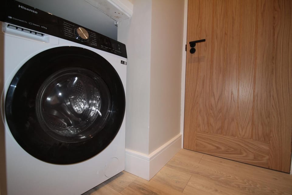 One Bedroom Flat With Free parking in Acton Apartment in London Borough of Ealing
