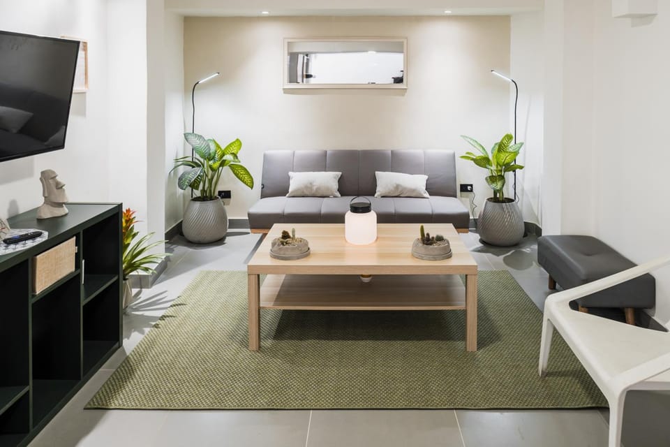 Seating area, Evening entertainment, air conditioner