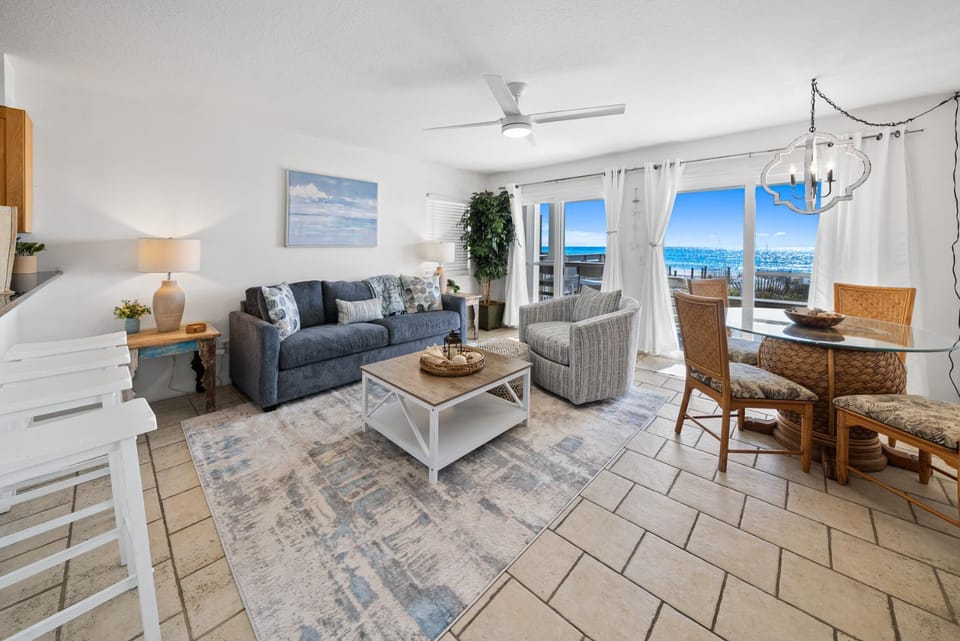 Eastern Shores 101 l Beachfront l Ground level with direct access to beach and pristine views House in South Walton County