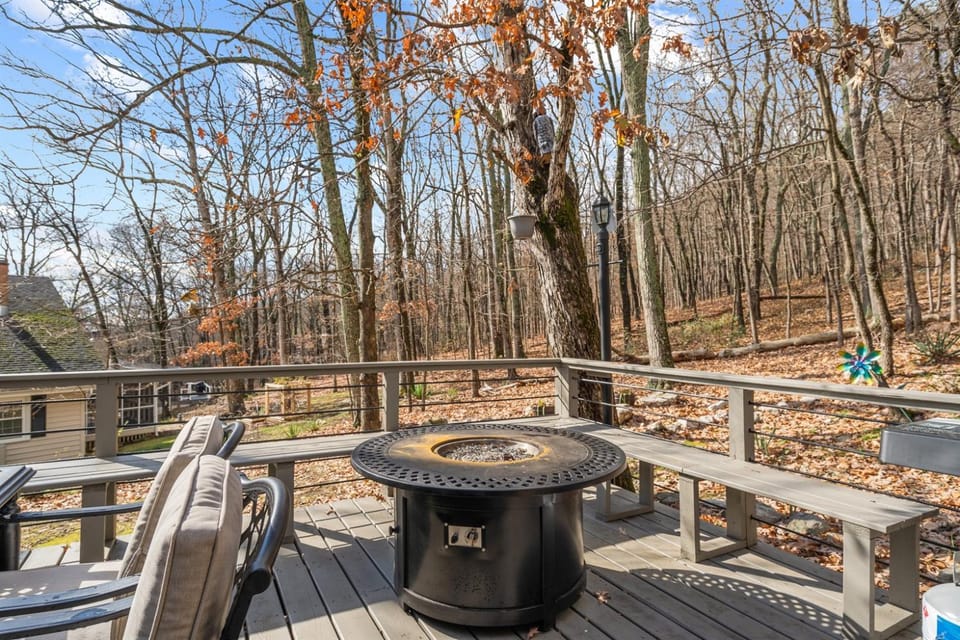 Hawk Mountain Song- Massanutten Home with hot tub! House in Massanutten