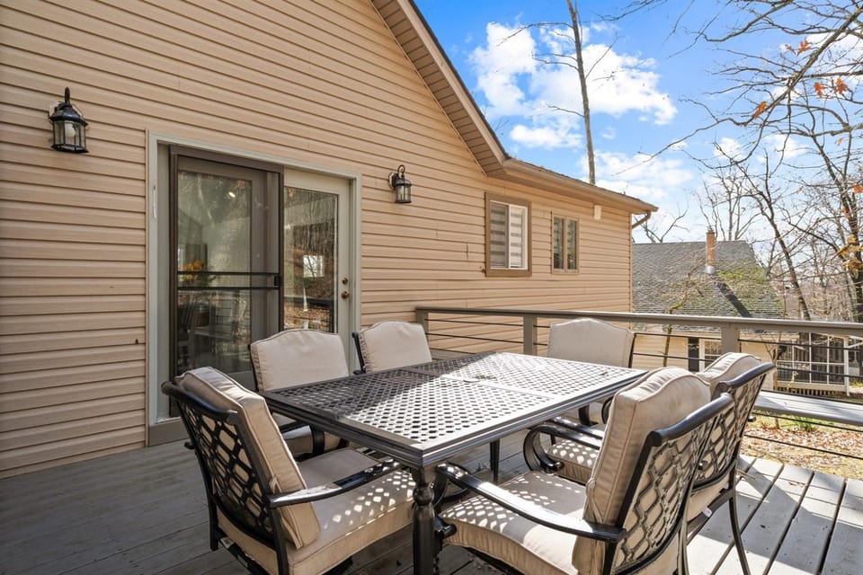 Hawk Mountain Song- Massanutten Home with hot tub! House in Massanutten