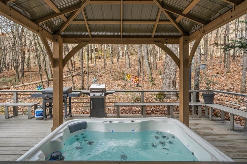 Hawk Mountain Song- Massanutten Home with hot tub! House in Massanutten