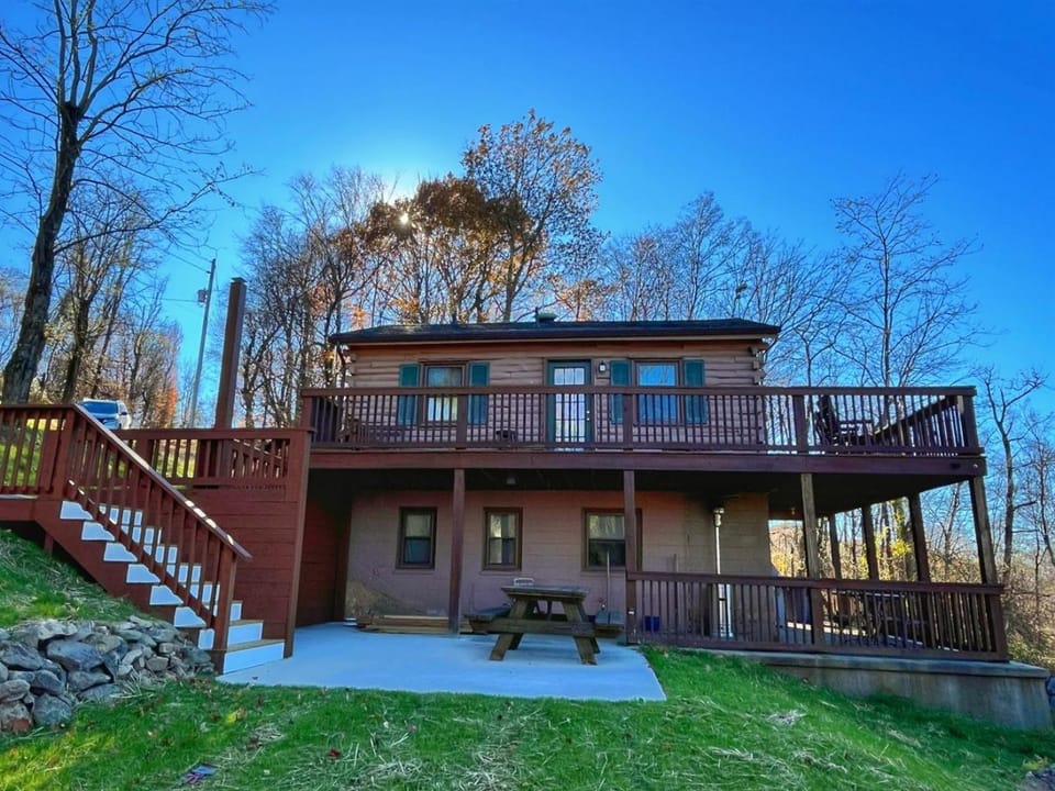 Mountain View Log Cabin - Cozy cabin in the Blue Ridge Mountains Cabin in Shenandoah Valley