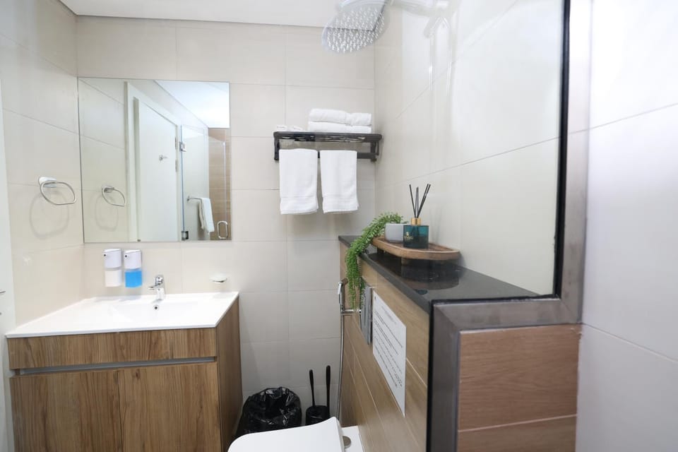 Toilet, Bathroom, towels