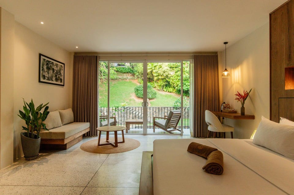 Living room, Photo of the whole room, Bedroom