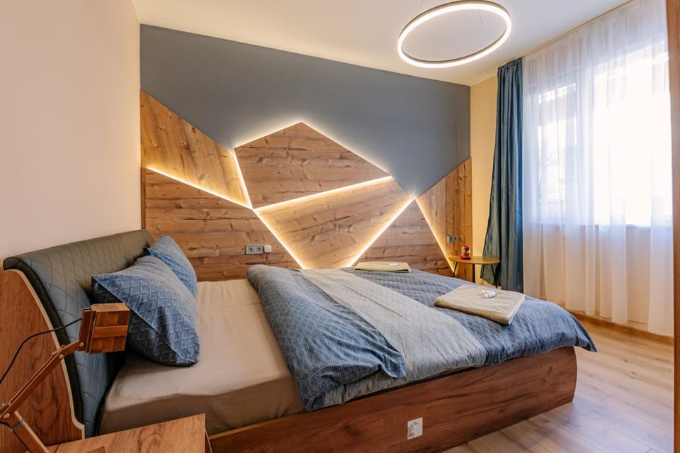 1 minute to main Street Grafa, NDK, FREE Parking, 3BDR Apartment in Sofia