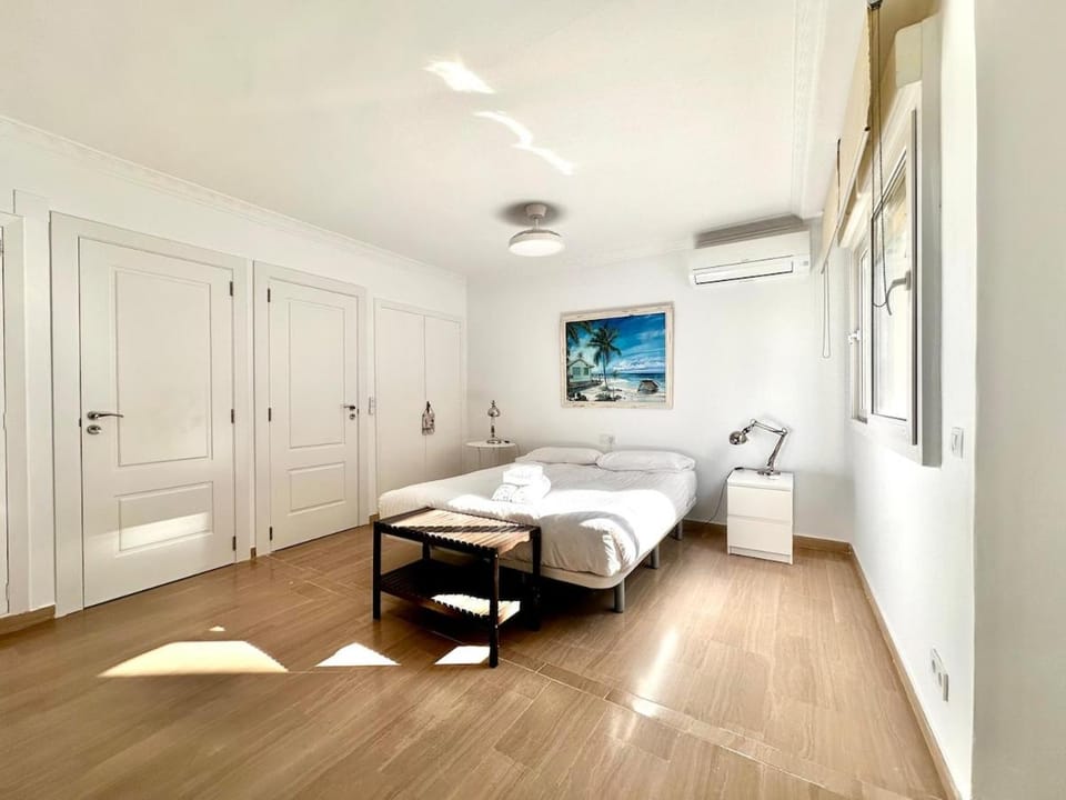 Seasonal Antonio Suárez Apartment in Valencia