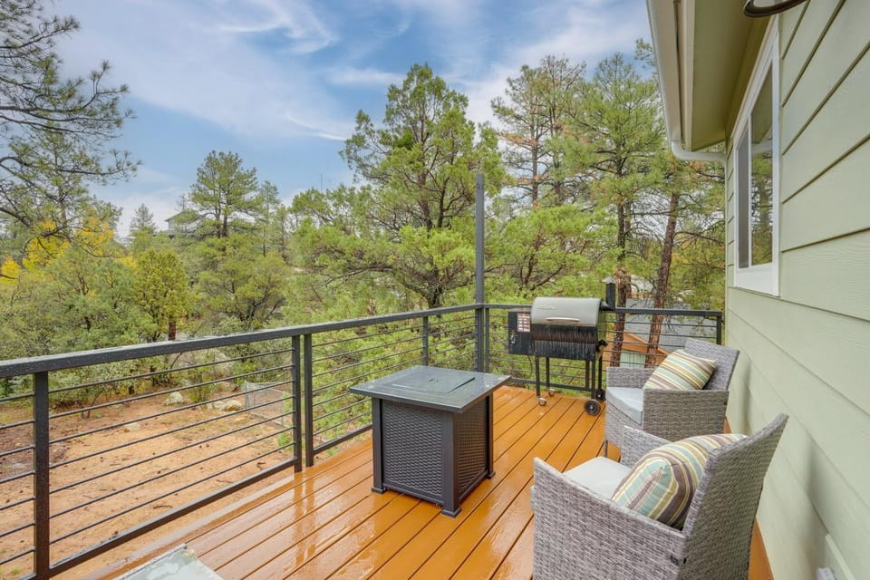 Cozy Woodland Retreat in the Pines, Near Prescott! House in Prescott