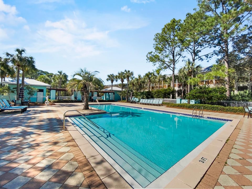 Golden on 30A l Gulf Views l Pool & hot tub l Tennis l Walk to Shops and Restaurants House in South Walton County