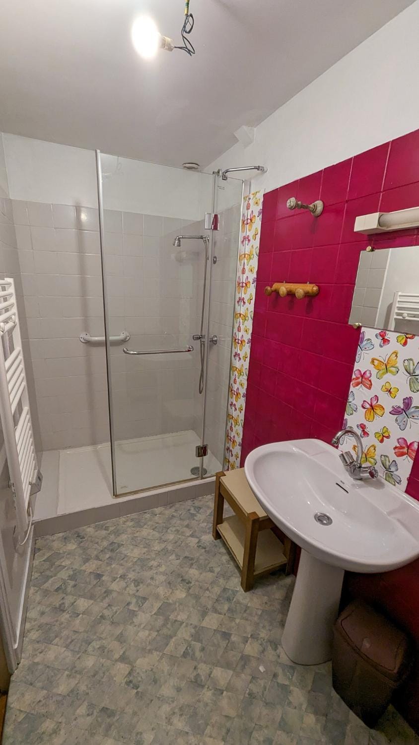 Shower, Bathroom