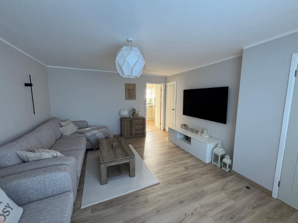 Communal lounge/ TV room, Living room, Seating area