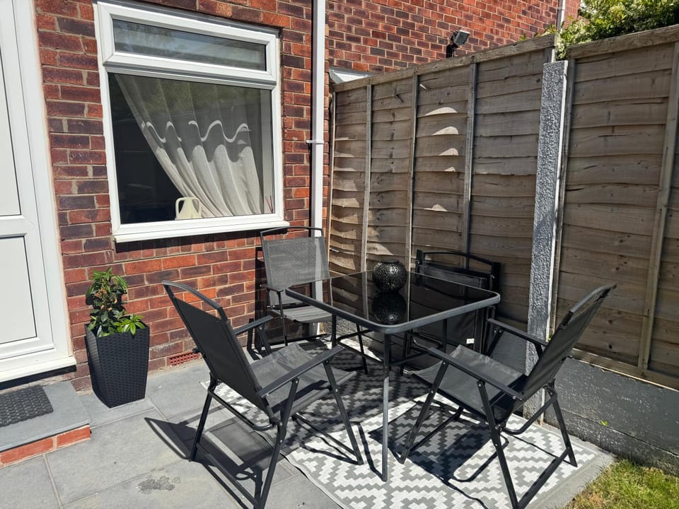 Patio, BBQ facilities, Dining area