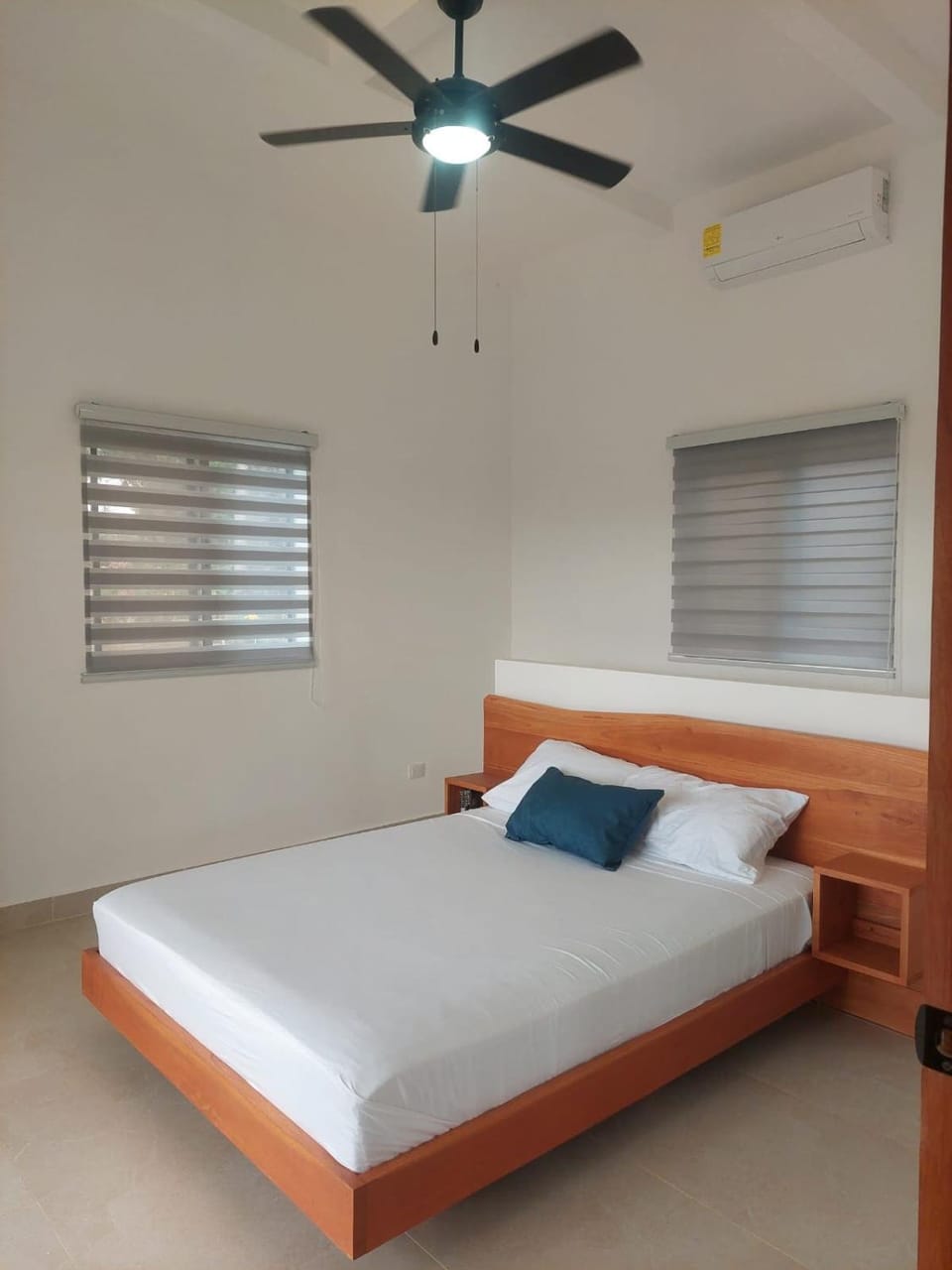 Bed, Bedroom, air conditioner