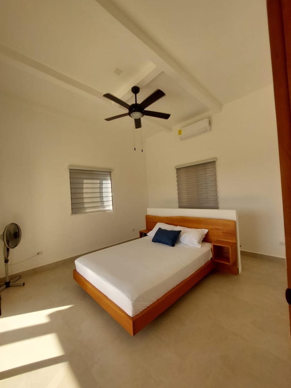 Bed, Bedroom, air conditioner