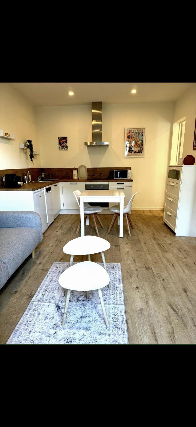Living room, Dining area