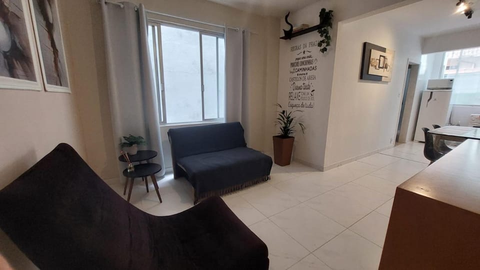 Calçadão de BC 1min da Praia Casais ou até 3 pessoas Apartment in Camboriú