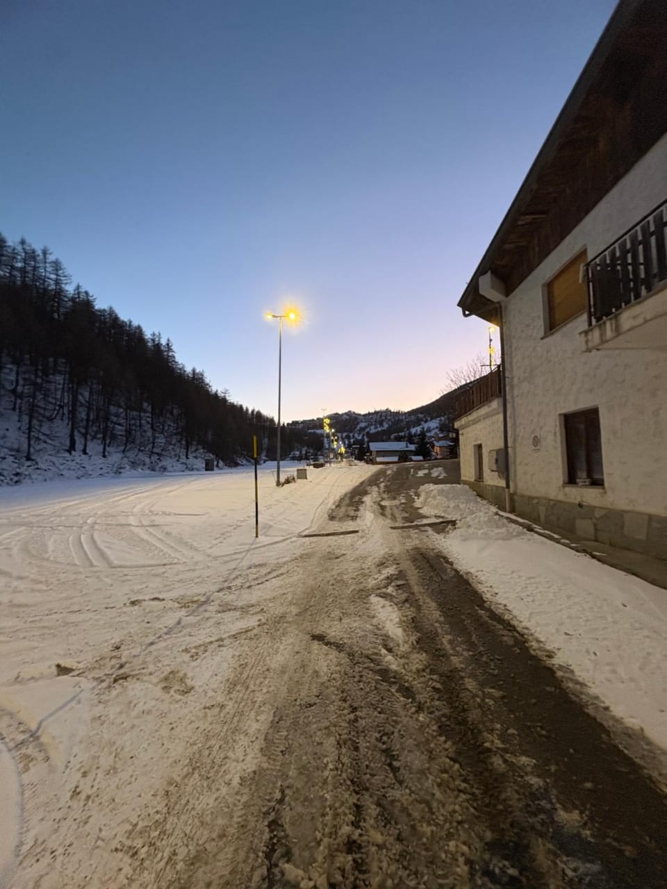 Dolce dimora 6 posti letto a 200m piste Borgata Sestriere ideale famiglie Apartment in Piedmont