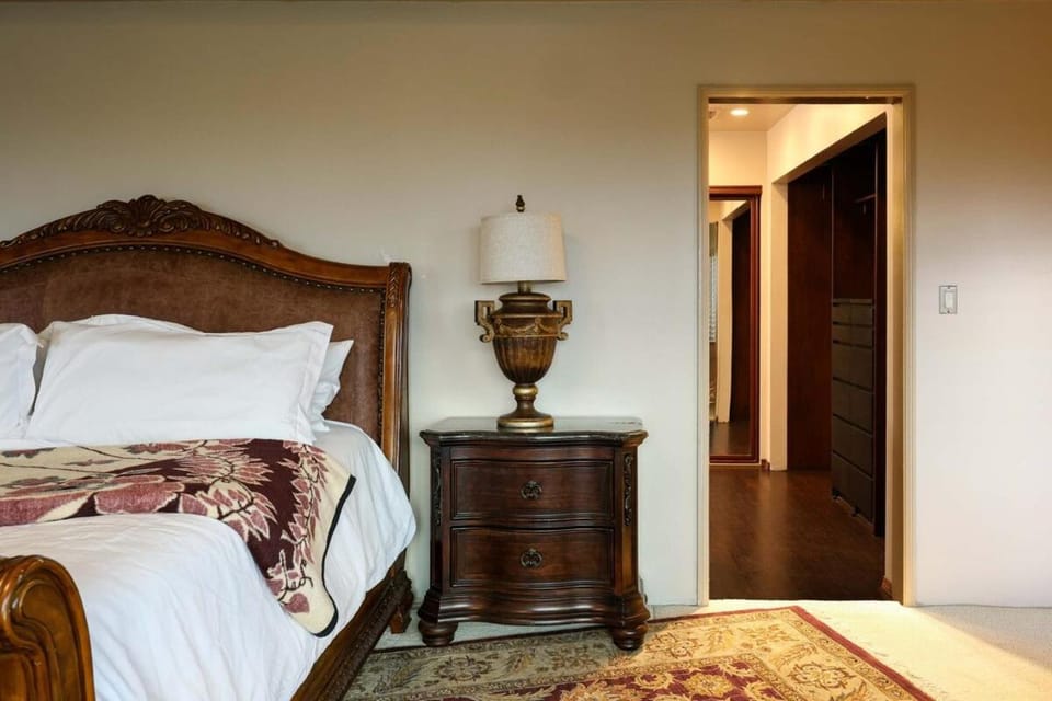 Bridgeview Retreat Near Balboa Park Apartment in San Diego