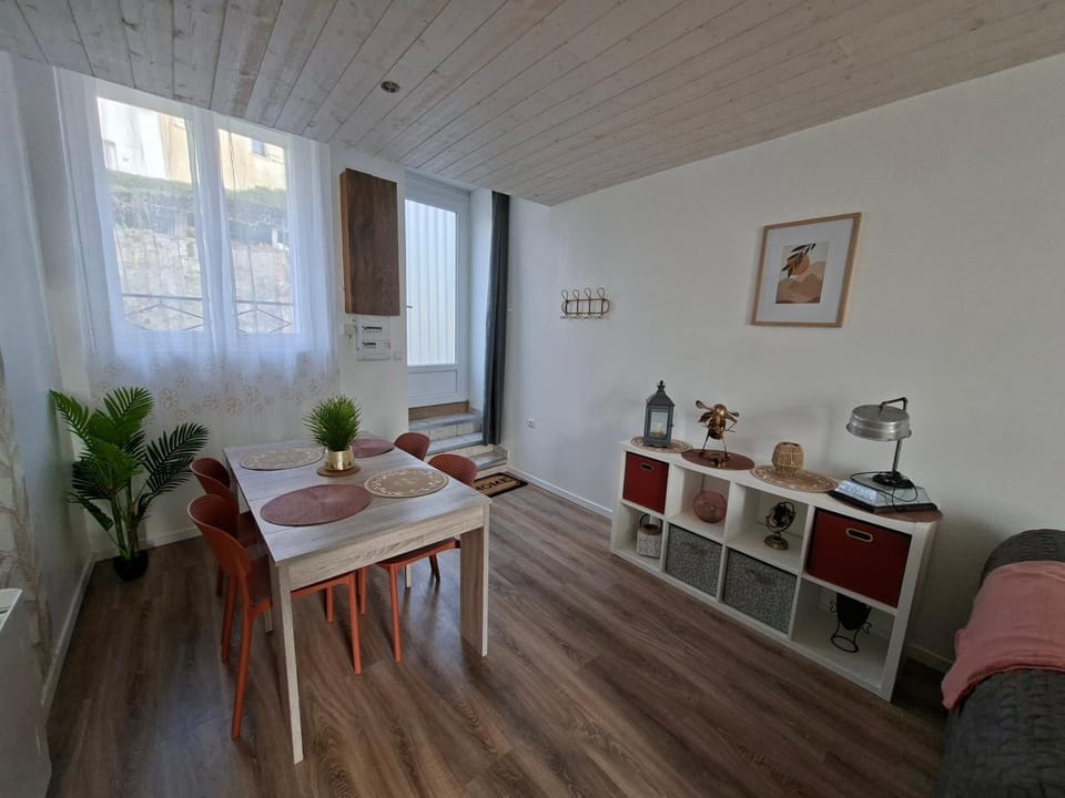 A l'orée de l'ouin Apartment in Nouvelle-Aquitaine